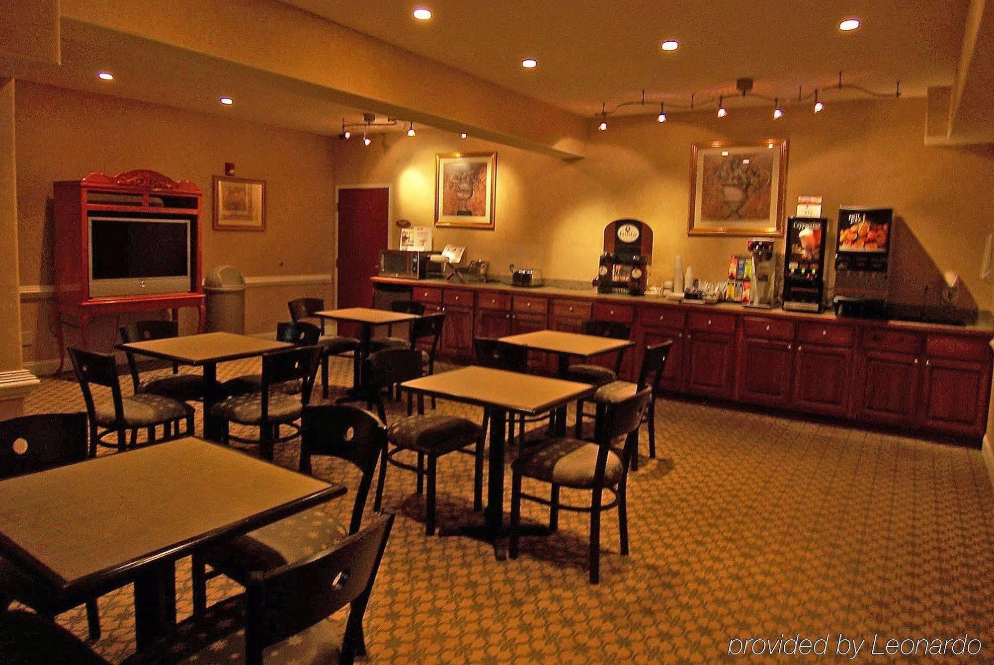 Econo Lodge Inn & Suites Дугласвилл Ресторан фото